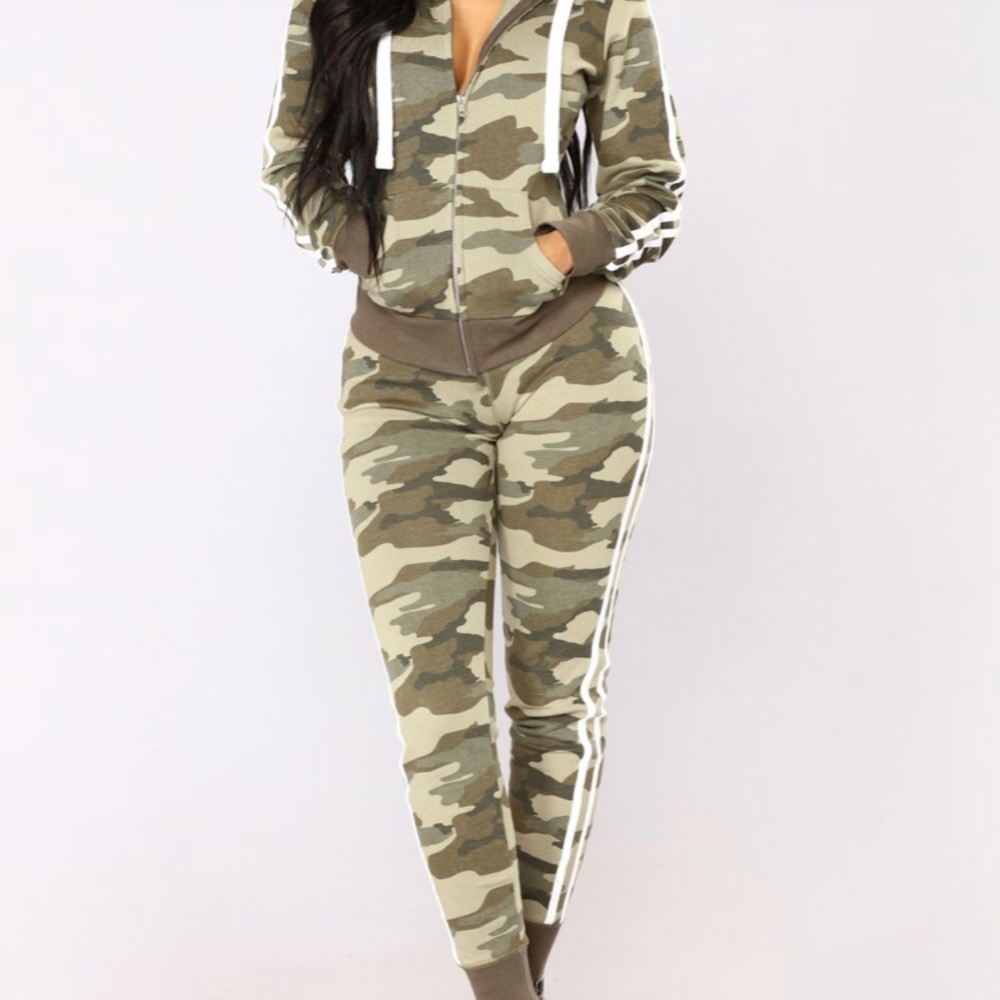 Camo inside with me Jacket & Joggers (Fashion Nova